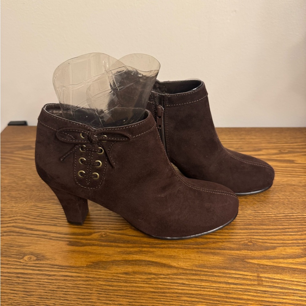 Aerology Aero Ankle Boots Size 6 NWOT
